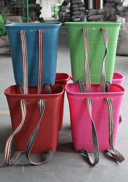 仿竹编塑料背篓